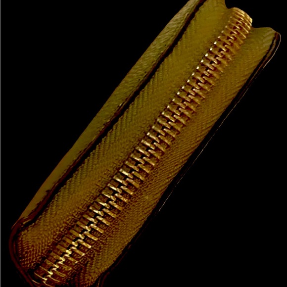 Pre-owned AUTHENTIC LOUIS VUITTON Khaki & Green Monogram Giant Zippy Wallet 😍 - Picture 6 of 14